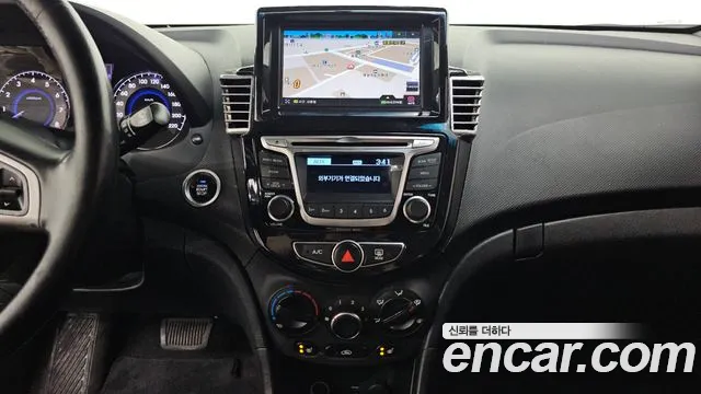 Hyundai Accent 2015 — фото 15