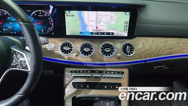 Mercedes-Benz E-Class 2021 — фото 14
