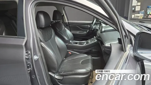 Hyundai Santafe 2022 — фото 12