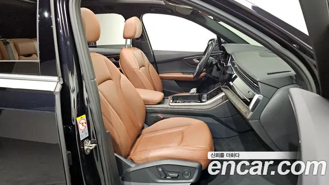Audi Q7 2021 — фото 11