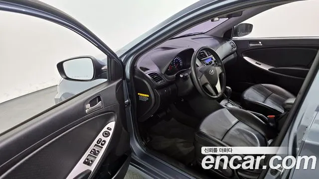 Hyundai Accent 2018 — фото 10