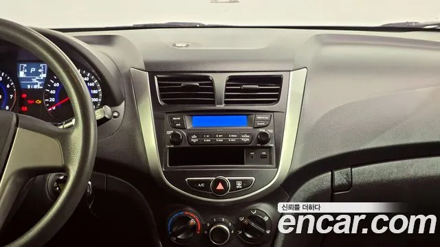 Hyundai Accent 2018 — фото 14