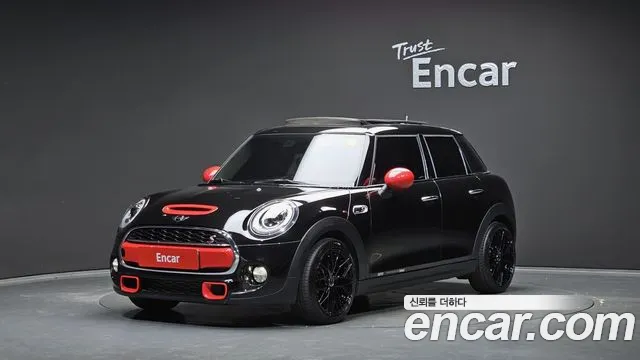 Mini Cooper 2018 — фото 1