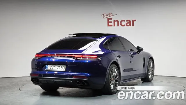 Porsche Panamera 2021 — фото 1