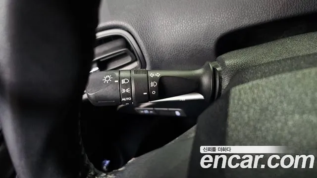 Toyota Prius 2017 — фото 19