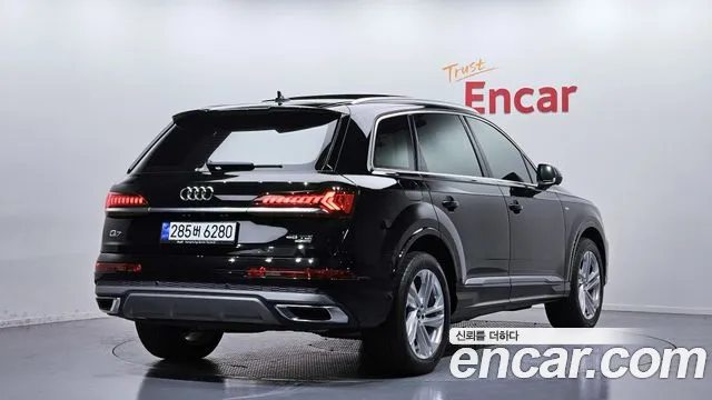 Audi Q7 2022 — фото 2