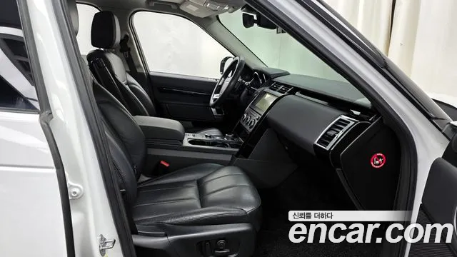 Land Rover Discovery 2019 — фото 11