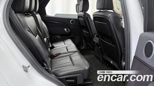 Land Rover Discovery 2019 — фото 12