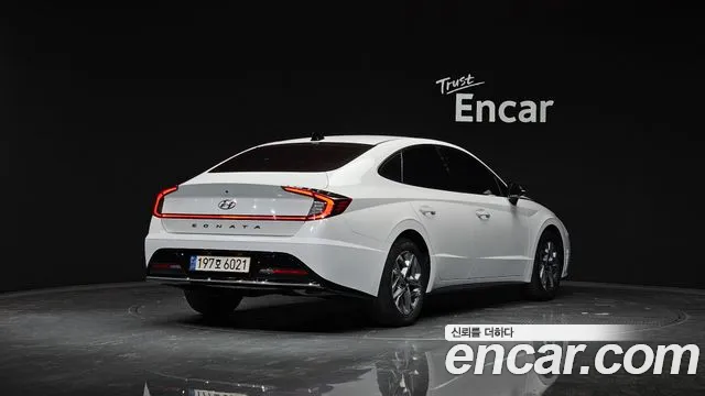 Hyundai Sonata 2022 — фото 1