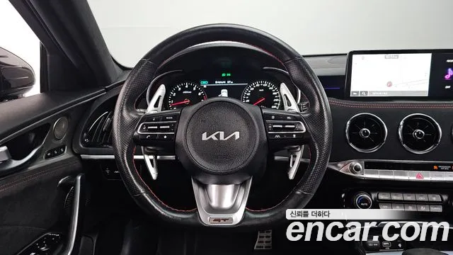 Kia Stinger 2023 — фото 13