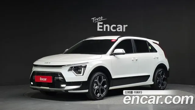 Kia Niro 2023 — фото 1