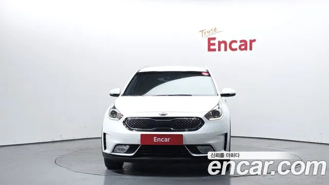 Kia Niro 2018 — фото 3
