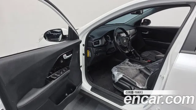Kia Niro 2018 — фото 11