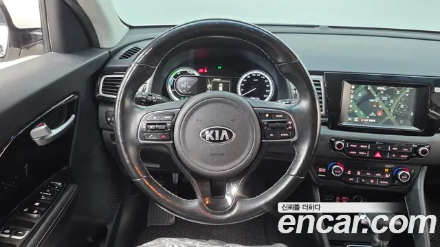 Kia Niro 2018 — фото 14