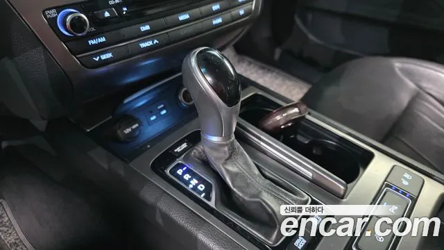 Hyundai Genesis 2016 — фото 9