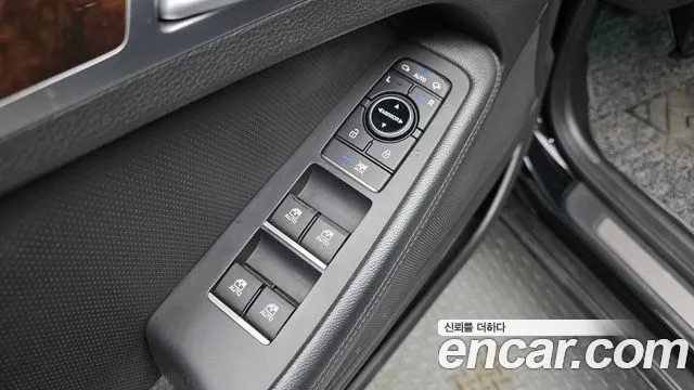 Hyundai Genesis 2016 — фото 12