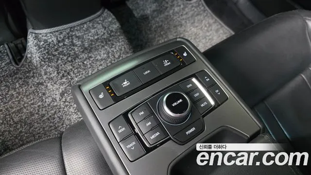 Hyundai Genesis 2016 — фото 18