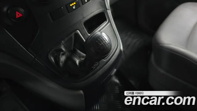 Hyundai Starex 2015 — фото 9