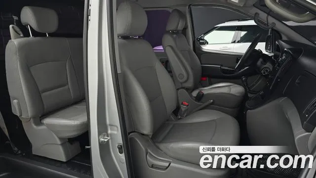 Hyundai Starex 2015 — фото 10