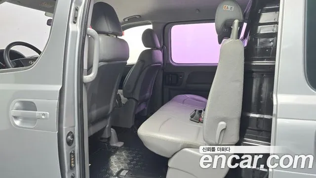 Hyundai Starex 2015 — фото 12