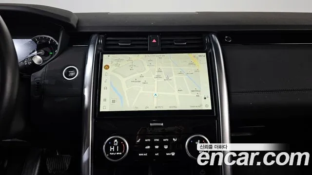 Land Rover Discovery 2023 — фото 14
