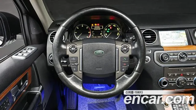 Land Rover Discovery 2015 — фото 13