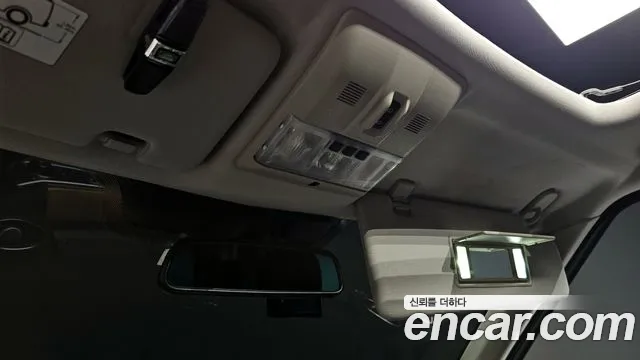 Land Rover Discovery 2015 — фото 17
