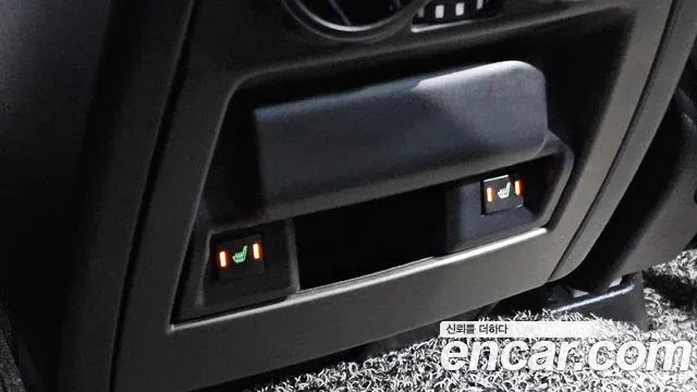 Land Rover Discovery 2015 — фото 20