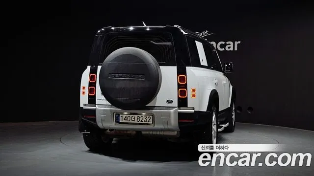 Land Rover Defender 2022 — фото 4