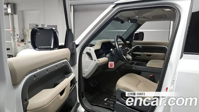 Land Rover Defender 2022 — фото 10