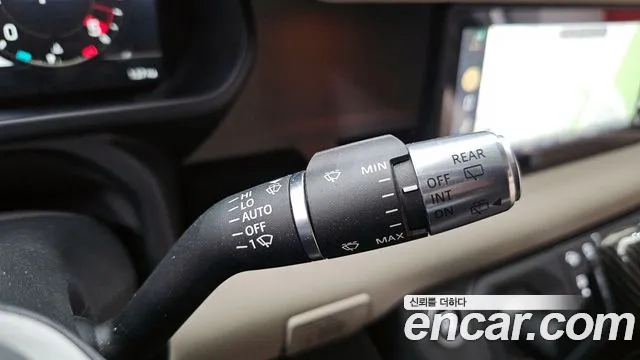 Land Rover Defender 2022 — фото 16