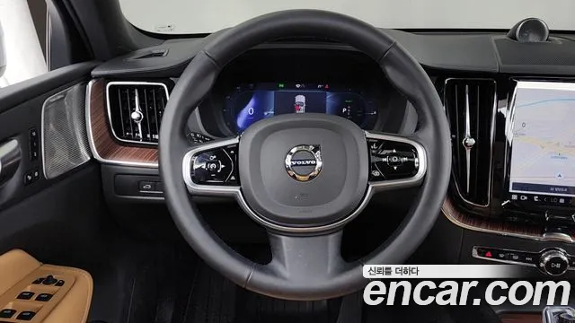 Volvo XC60 2025 — фото 13