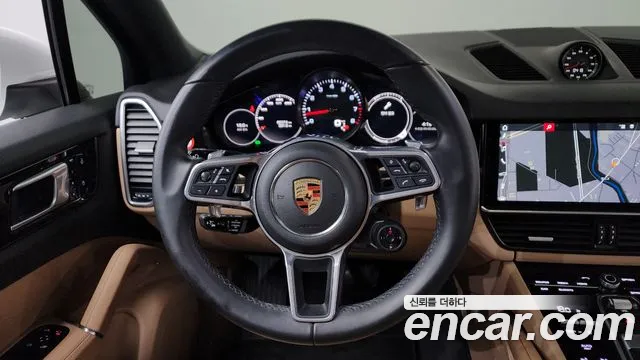 Porsche Cayenne 2019 — фото 13