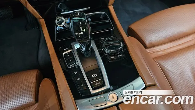BMW 7-Series 2015 — фото 9