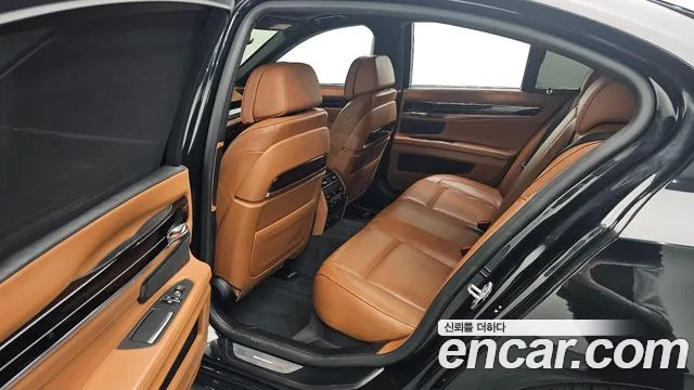 BMW 7-Series 2015 — фото 13