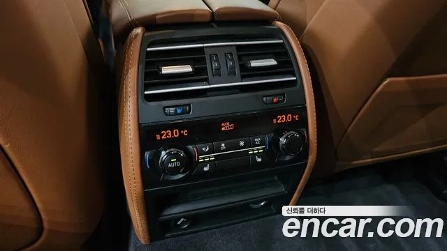 BMW 7-Series 2015 — фото 19