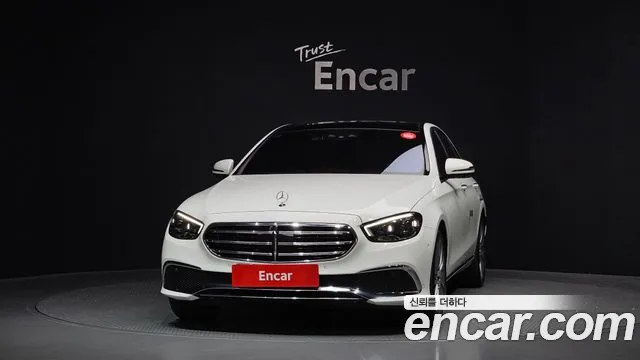 Mercedes-Benz E-Class 2023 — фото 3