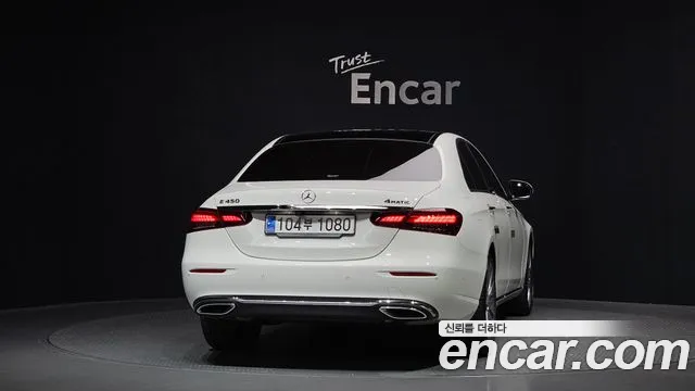 Mercedes-Benz E-Class 2023 — фото 4