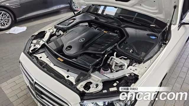 Mercedes-Benz E-Class 2023 — фото 6