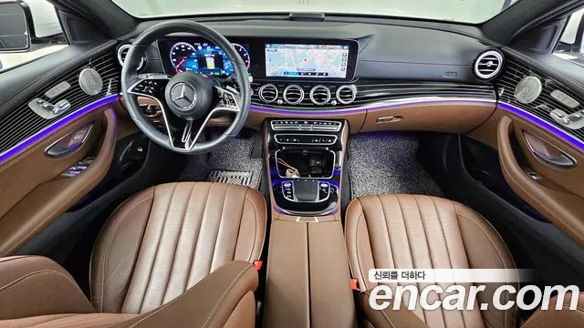 Mercedes-Benz E-Class 2023 — фото 7