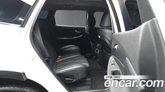 Hyundai Santafe 2022 — фото 12