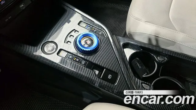 Kia Niro 2023 — фото 9