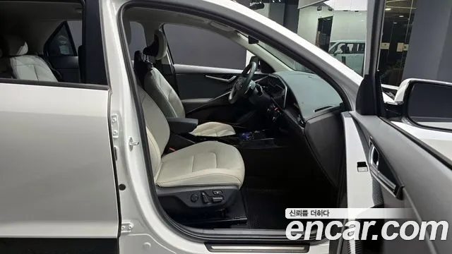Kia Niro 2023 — фото 10