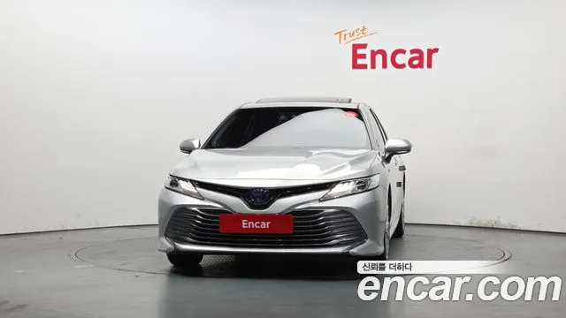Toyota Camry 2018 — фото 3