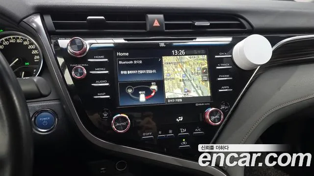 Toyota Camry 2018 — фото 14