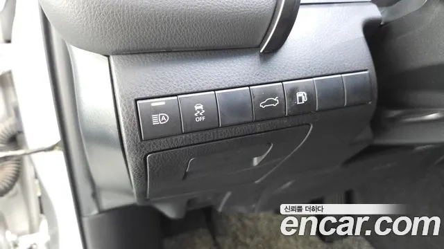 Toyota Camry 2018 — фото 17