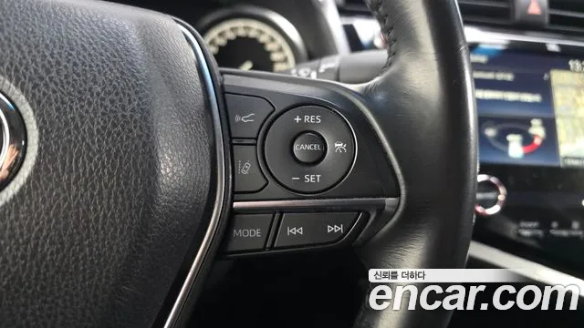 Toyota Camry 2018 — фото 18