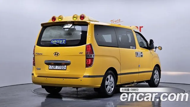 Hyundai Starex 2019 — фото 2
