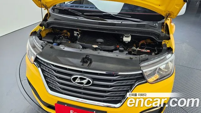 Hyundai Starex 2019 — фото 6