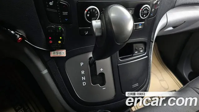 Hyundai Starex 2019 — фото 9